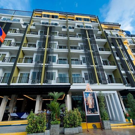 Blue Sky Patong Hotell Exteriör bild