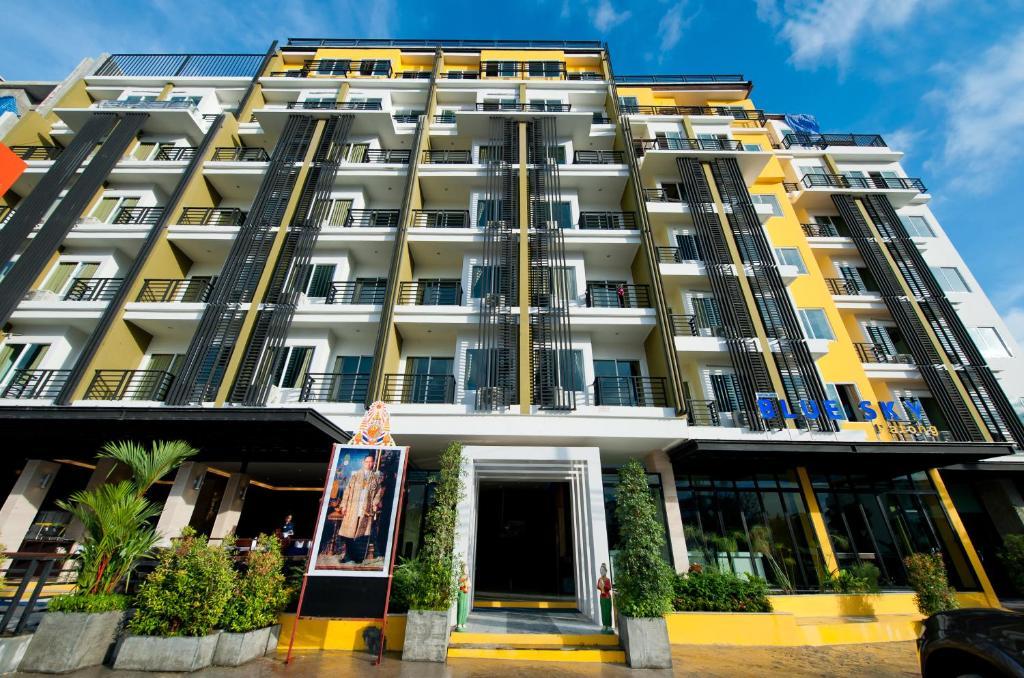 Blue Sky Patong Hotell Exteriör bild