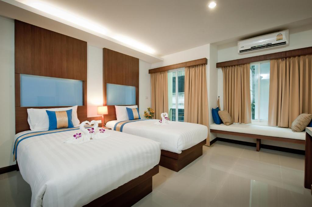 Blue Sky Patong Hotell Rum bild