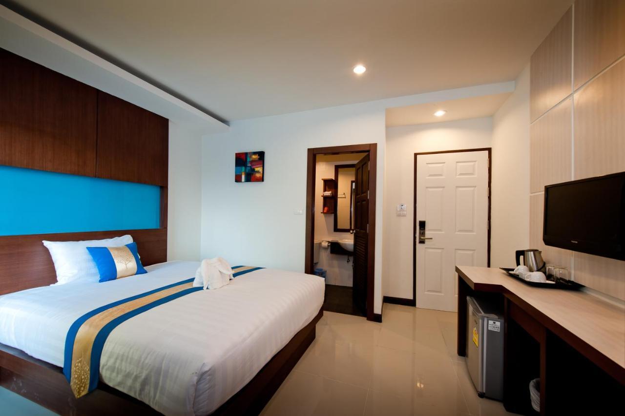 Blue Sky Patong Hotell Exteriör bild